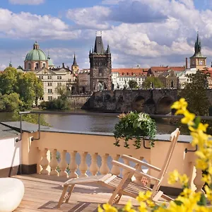 Apartment Charles Bridge, Prag