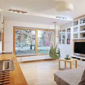 Apartman Invalidovna, Prága