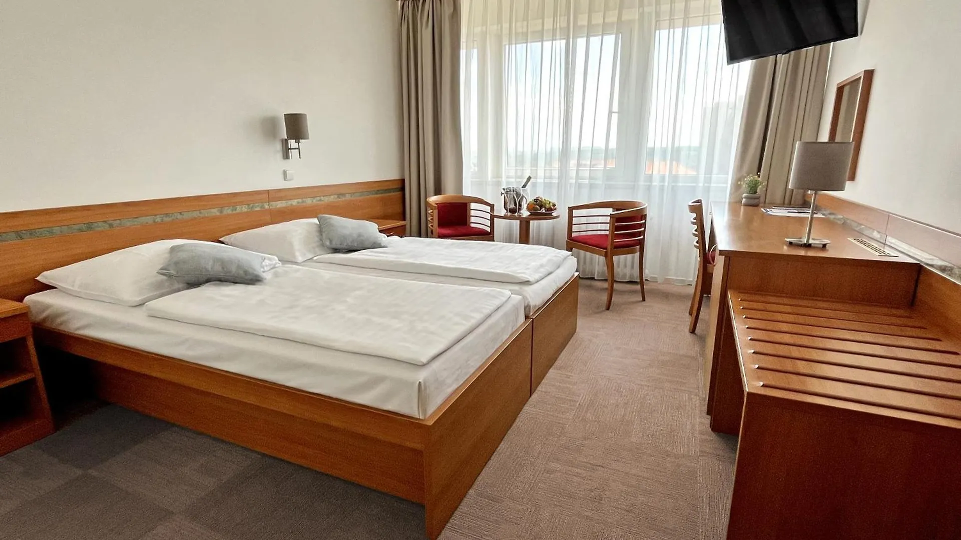 ***  Hotel Ilf Prága Csehország