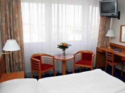 ***  Hotel Ilf Prága Csehország